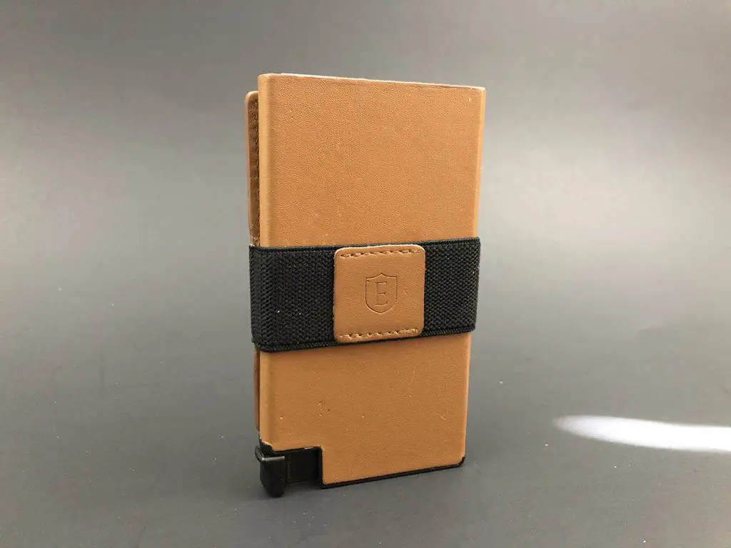 The Ekster Senate smart wallet