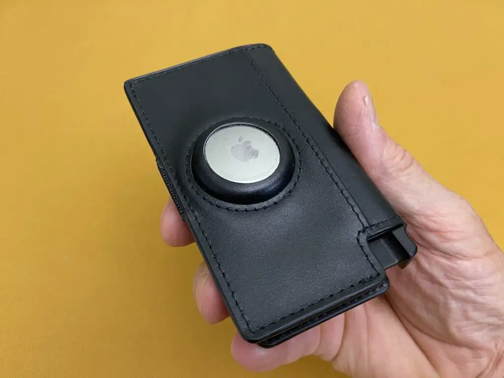 Ekster AirTag Wallet - This New Cardholder Is A Lot Smarter